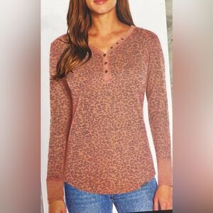 EDDIE BAUER Ladies Thermal Henley Shirt Top Autumn Rose Cheetah Size Large NWT
